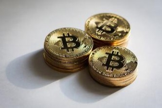 数字货币量化软件的功能与优势：市场数据分析、策略执行与风险管理